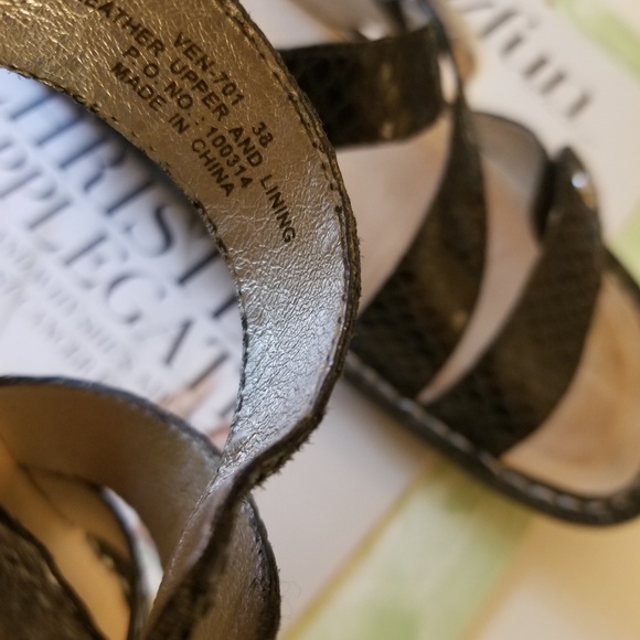 Sold!  Alegria sandal, black leather, size 8 - Picture 6 of 7